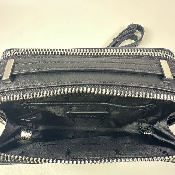 Women’s NEW DKNY Carter Logo Camera Crossbody Bag - Picture 12 of 13